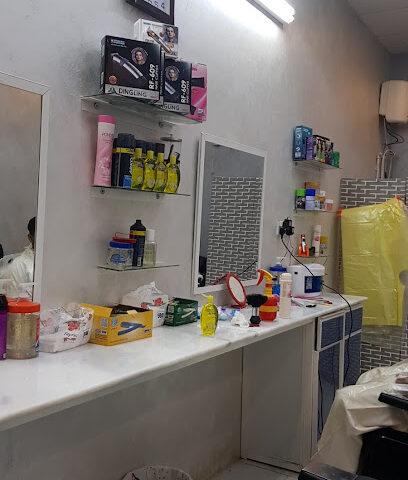 صالون قمر للحلاقة - ابو شعيب - +966 54 640 0493
