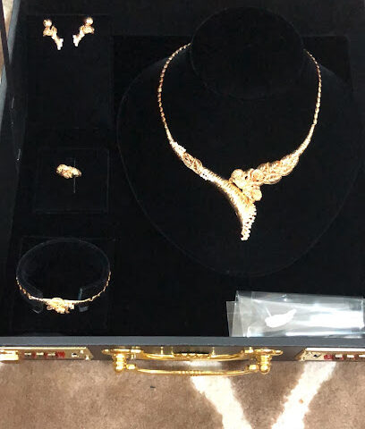 مجوهرات سارة - خميس مشيط - +966 17 220 1100