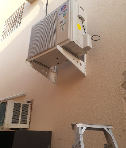فك وتركيب مكيفات شركة المحترف -  - +966 56 490 5993